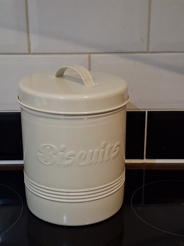 Biscuit barrel tin - biscuit, /tin