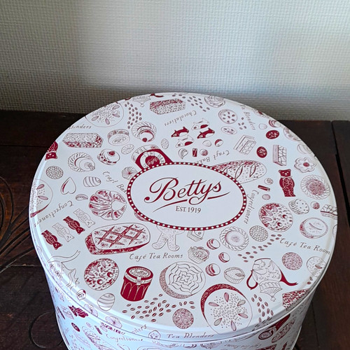 Bettys est 1919 round - bettys,
